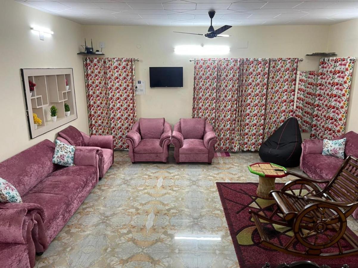 Dhairya'S Villa Home Away From Home Jammu Esterno foto